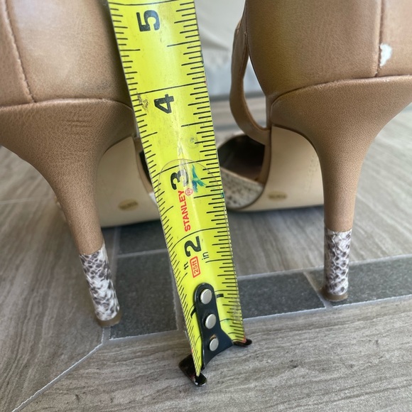 BCBGeneration Strappy Sexy Snakeskin like heels - Picture 5 of 6